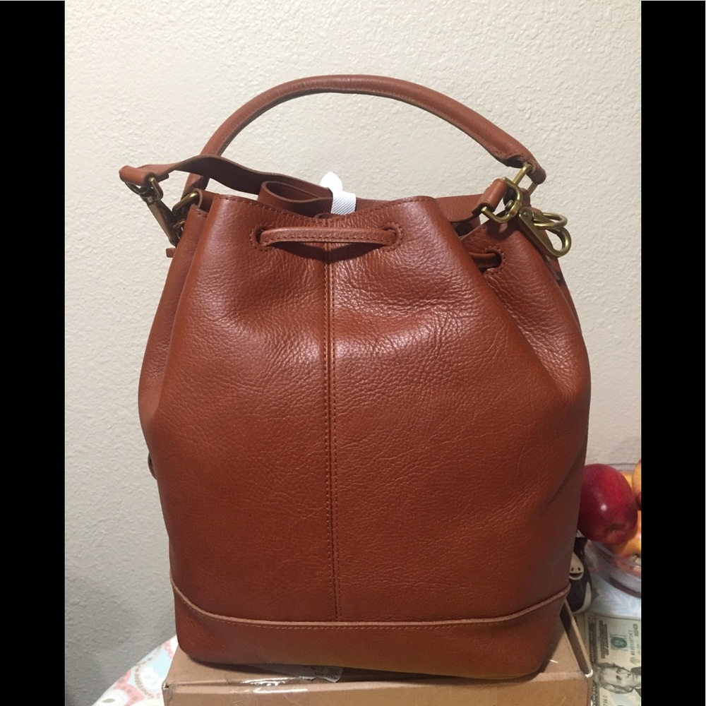Last one NWT Madewell Lafayette Leather BucketBag - Picture 5 of 7